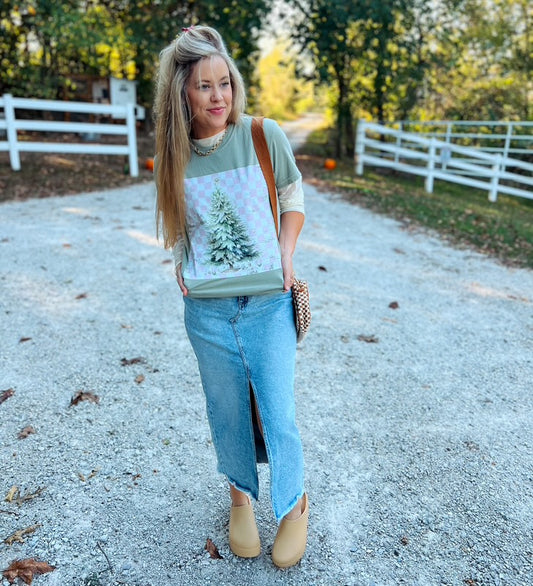 Distressed Tree Comfort Color Tee
